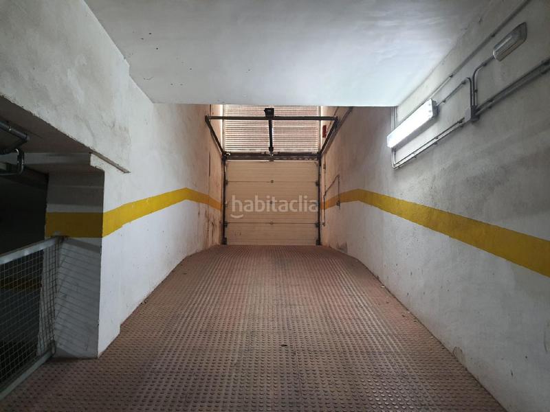 Foto ff099f54-1d68-4a46-ba35-fc51f9955917. Aparcament cotxe a Ejido centro Ejido (El)