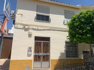 Casa aparellada a Porcuna. Cl jose santiago 18  porcuna jaen