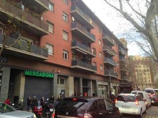 Parking coche en Hostafrancs. Barcelona  barcelona