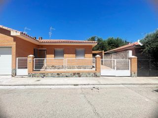 Casa a Mata (La). Cl alhambra la mata toledo