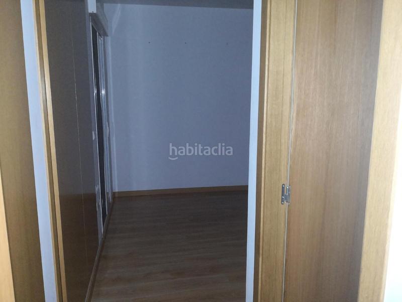 Foto 7d863b7b-2452-43a7-a59d-e9aa4539d9d8. Pis amb aparcament a Centro Elda
