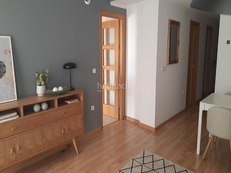 Foto f0a175dc-2c44-4c45-940e-8f09e13ab2e0. Pis amb aparcament a Centro Elda