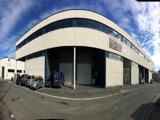 Business premise in Elgeta. 4 locales y 4 naves en elgeta