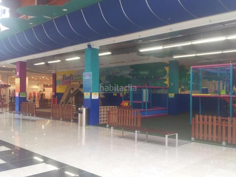 Foto 103207eb-523f-4b1f-b2a7-a08151b36db0. Local comercial centro comercial pontiñas en Lalín