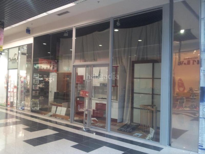 Foto 7aec9082-642d-4438-a76d-e5d07e232792. Local comercial centro comercial pontiñas en Lalín