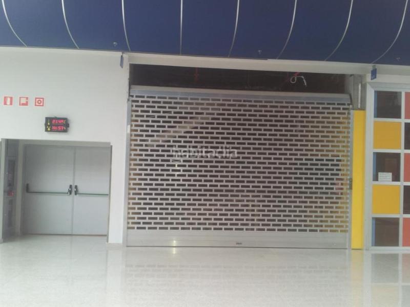 Foto 941c67a3-9660-464f-bc42-fe08421f3501. Local comercial centro comercial pontiñas en Lalín