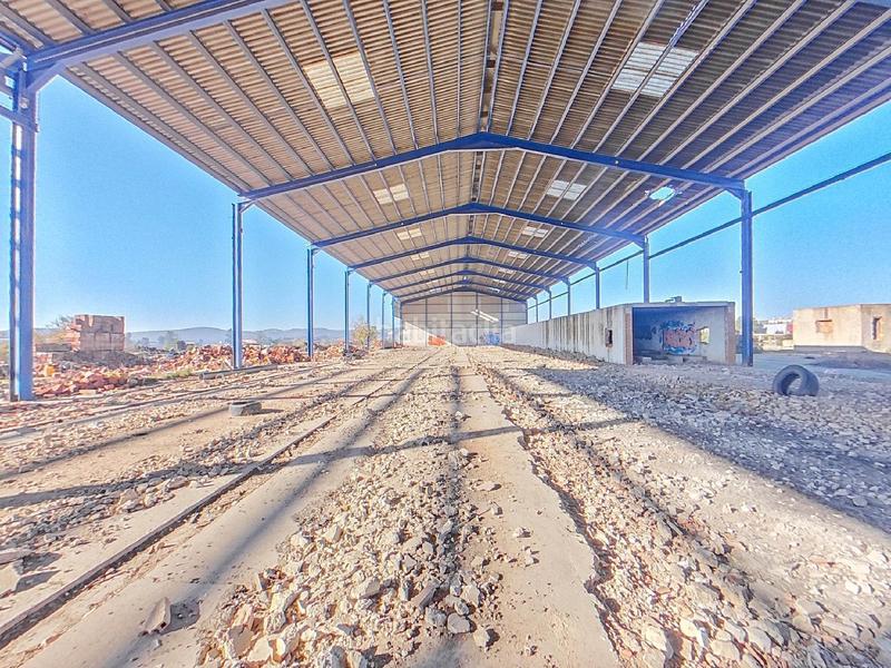 Foto 4eda2536-7b9e-4d9b-b841-58ff5648781a. Bâtiment à usage industriel dans Bailén