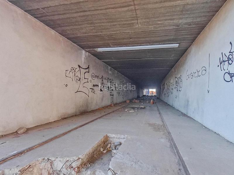 Foto 64a037e9-e39a-4d16-a3dc-55679eb5f1f7. Bâtiment à usage industriel dans Bailén