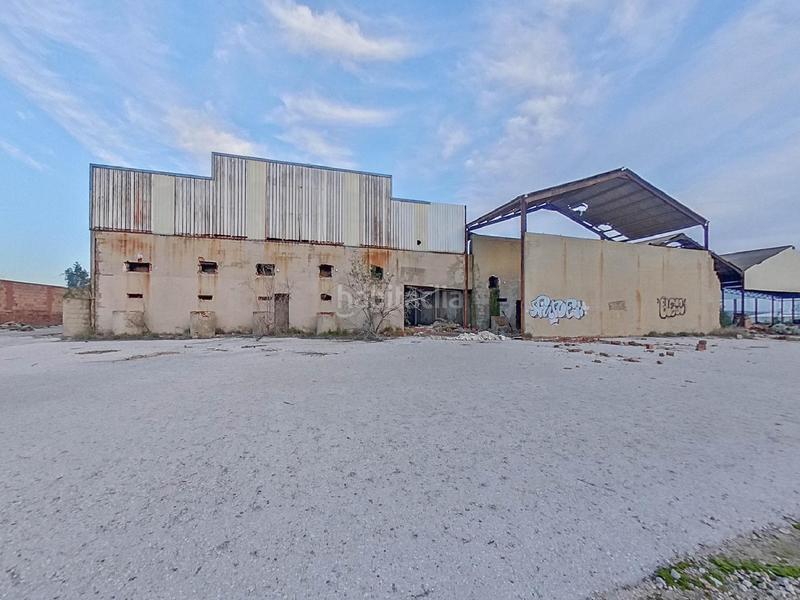 Foto 7841a50b-6b34-4637-ad2a-12311cc58040. Bâtiment à usage industriel dans Bailén