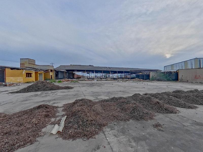 Foto cfeef73e-fef7-4197-ba99-7e81707d0c2d. Bâtiment à usage industriel dans Bailén