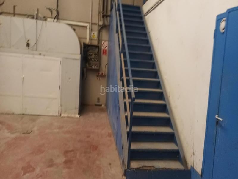 Foto d91a3355-bb0a-4105-abfb-74e21cc79251. Capannone industriale in Avenida Cataluña Zaragoza