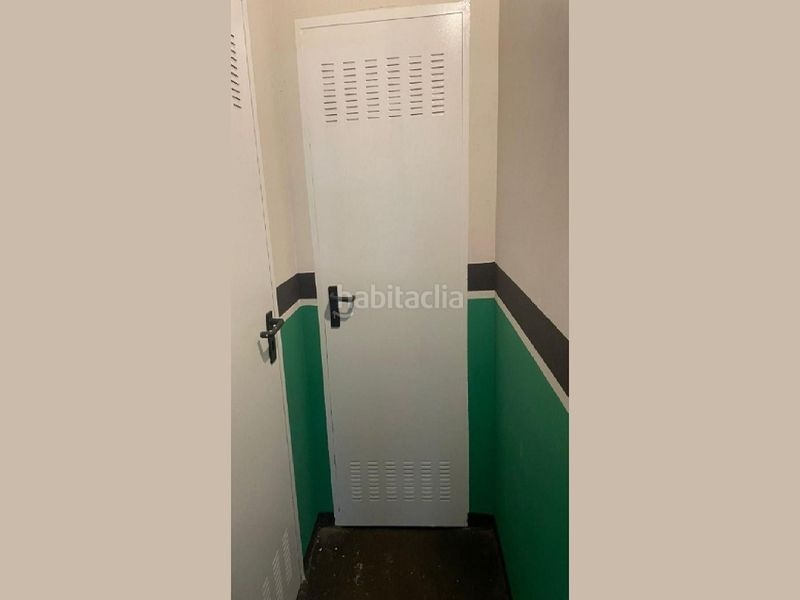 Foto 147f8a8f-1981-4b2d-b413-d2ba2b621a65. Aparcament cotxe a Llanera