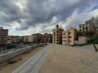 Maison à Barri Antic. Piques