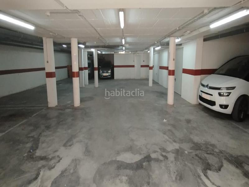 Foto ba7e8ec8-9bfe-4f1c-8ecc-5a49db017c8e. Autoparkplatz in Catral