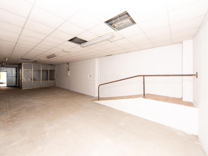 Foto b07a5564-0e52-40fd-a5a7-f76105f075d9. Local comercial a Bergondo