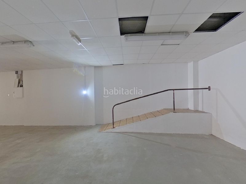 Foto f671eacb-6569-49ad-b32e-c2787ca19f8f. Local comercial a Bergondo