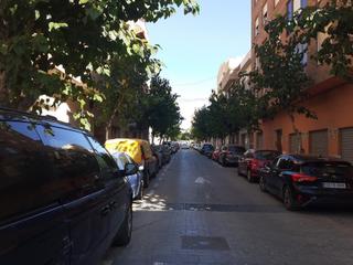 Parking coche en Centro. Colon