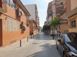 Parking coche en Centro. Colon