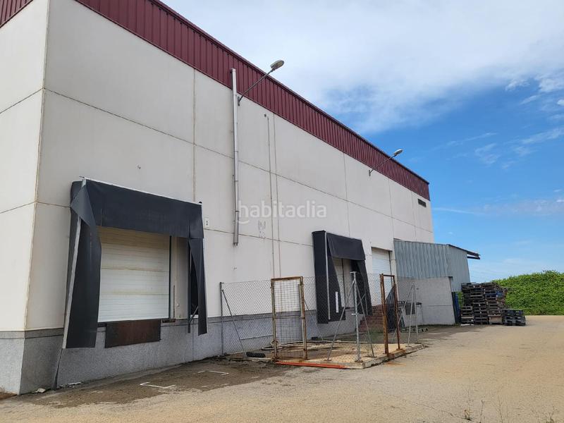 Foto 14169c9a-0daa-4d15-ad13-beefda2005f5. Bâtiment à usage industriel dans Las Mercedes - El Carmen Puertollano