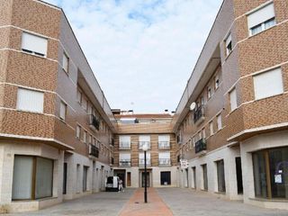 Aparcament cotxe a Quintanar del Rey. Promo cura