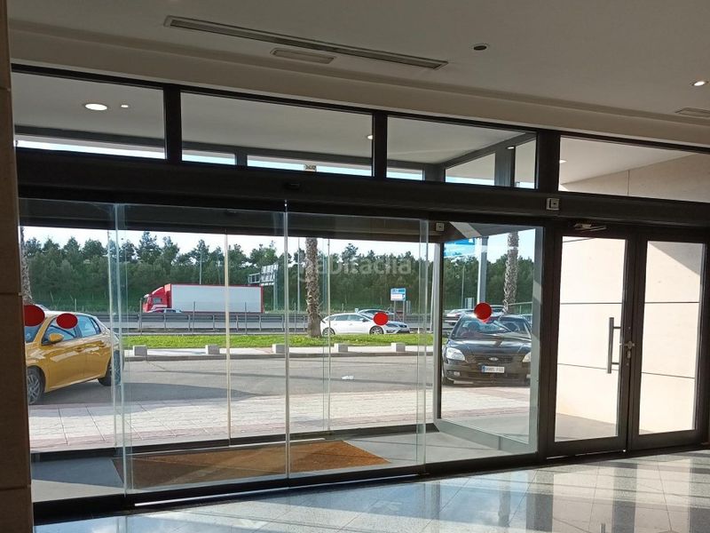 Foto f2be4e47-01f3-419b-8f51-51cec59f2928. Aparcament cotxe a El Rosón-Kelvinator Getafe