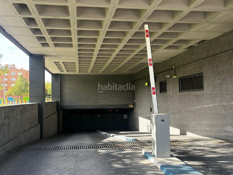 Foto fbfcb19d-2fd7-43d9-bcdc-263dd948d65a. Parking coche c alcalde angel arroyosn en El Rosón-Kelvinator Getafe