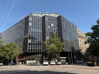 Oficina a Dreta de l´Eixample. Pau claris