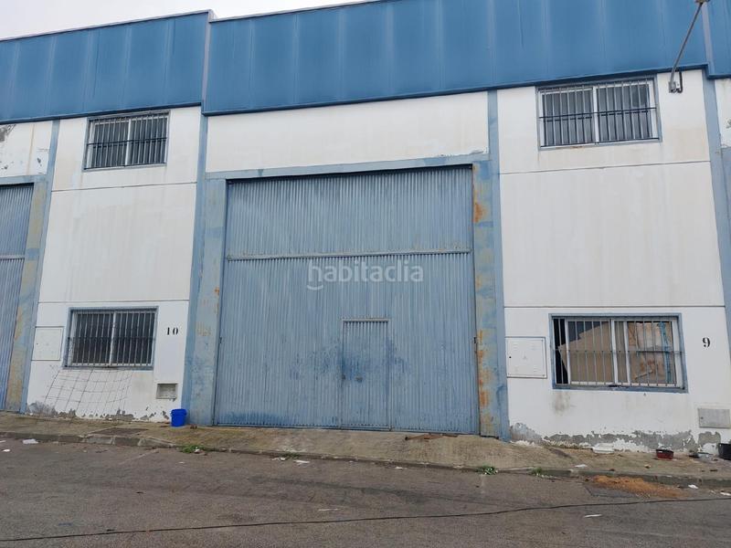 Foto 3179f871-8604-46d9-a421-05b10064a306. Bâtiment à usage industriel dans Écija