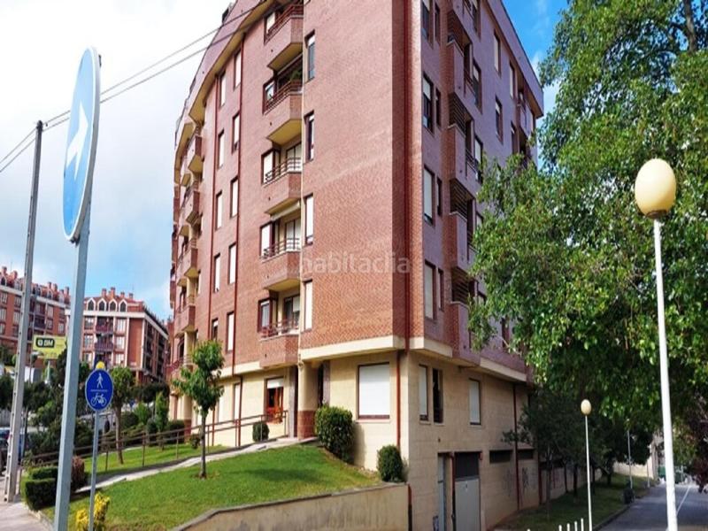 Foto b3973866-918e-4cd5-99e9-afeacfc93015. Pis amb piscina a Brazomar Castro - Urdiales