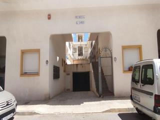 Aparcament cotxe a Catral. Medico miguel ripoll