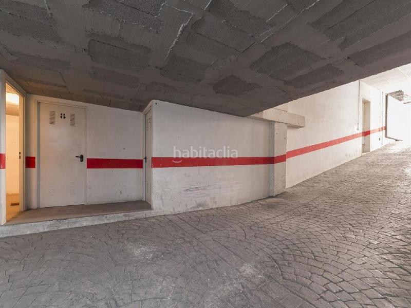 Foto ef32705d-dd7d-4ed1-9f53-627b2901c010. Parking coche promo antonio maura en Centro Elda