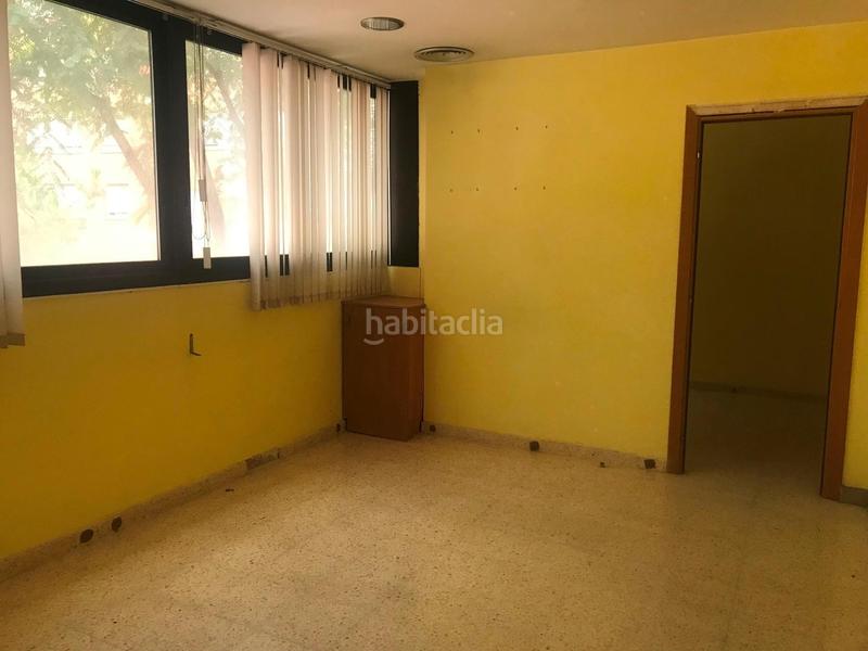 Foto d368dd36-5789-45f3-b5d3-a4822ce1e64c. Bureau dans Sant Joan Baptista Sant Adrià de Besòs