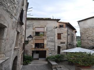 Appartement à Besalú. 6 viviendas en besalu