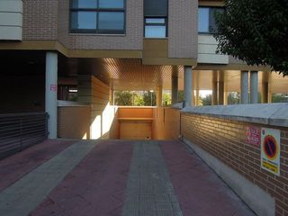 Aparcament cotxe a Hospital Nuevo. Arribes de duero
