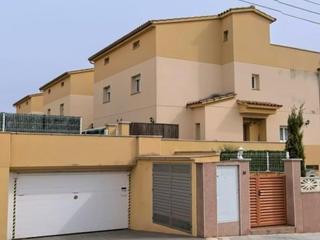 Chalet in Creixell. Creixell