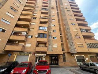 Etagenwohnung in Barrio de la Luz. Vivienda en xirivella
