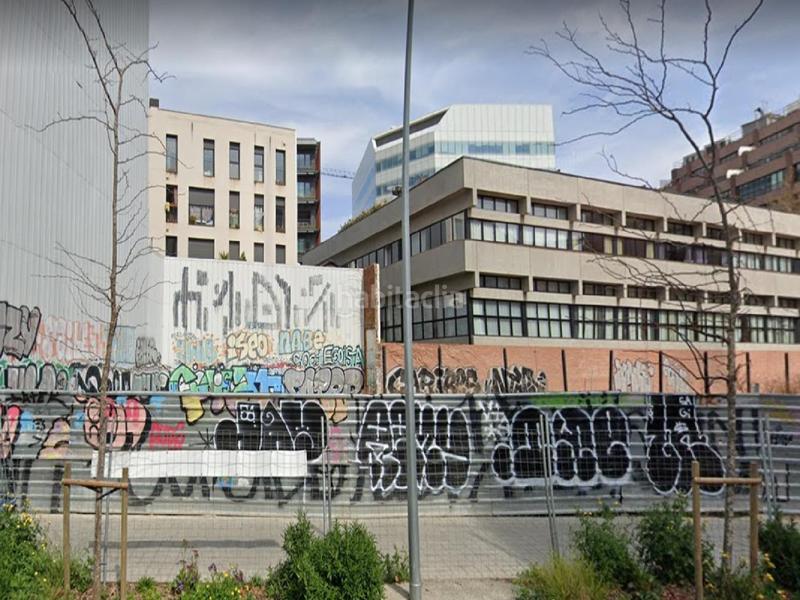 Foto 2c0e726a-4d81-4809-b85c-402534f7fa79. Terreno residencial ua13 meridiana r3b proindiviso en Barcelona