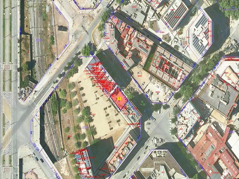 Foto cc67d6bf-d073-4db5-9591-83c58b3f1541. Terreno residencial ua13 meridiana r3b proindiviso en Barcelona