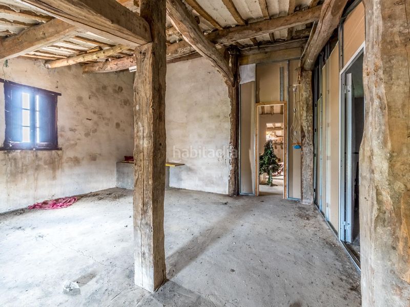 Foto 605d7027-806e-4ff7-8080-48006d65b66b. Casa amb aparcament a Castildelgado