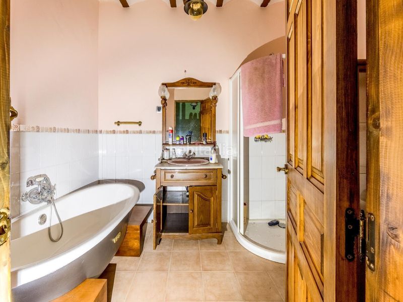 Foto be8d05ff-6274-45c0-a3cd-9182281d9bcb. Casa amb aparcament a Castildelgado