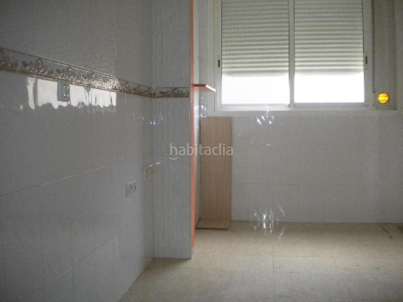 Foto 182d8771-b392-45c6-aa88-1654b1e2ff5e. Casa aparellada amb aparcament a Puente Tocinos Murcia