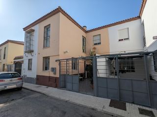 Casa bifamiliare in Cantillana. Batea 17