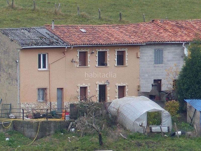 Foto 51f9c051-da0d-4eb5-a1bc-80c43b5f23b7. Casa amb aparcament a Bimenes