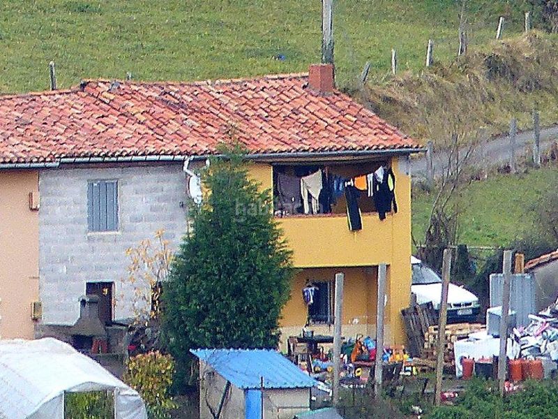 Foto 8387c7a2-ff26-4094-9f09-25d6d8725345. Casa amb aparcament a Bimenes