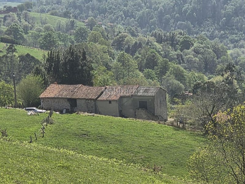 Foto c96d26ea-6c6a-4a9b-b3ad-cf46869950a5. Casa amb aparcament a Bimenes