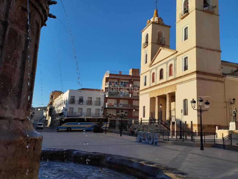 Foto 2ee31a00-5f6a-4fed-bbcb-f5d06ba4b44a. Piso cl agua en Berja