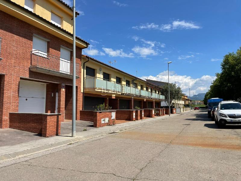 Foto cf75418d-8660-4f5f-b841-a39dfbc7ed36. Casa aparellada a Masies de Roda (Les)