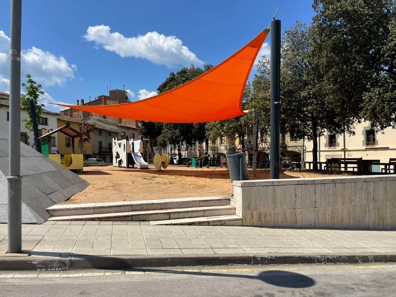 Foto 5f181ee5-b723-439c-b978-24ddf5739620. Casa aparellada amb aparcament a Roda de Ter