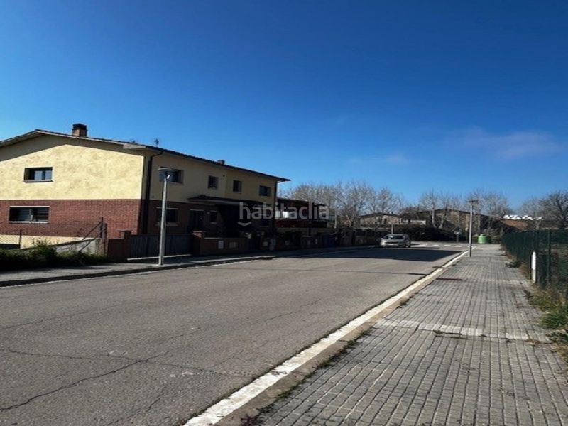 Foto e46f3244-6642-46e1-938b-e97677fe1c5e. Casa aparellada amb aparcament a Roda de Ter