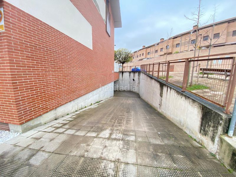 Foto 75e0fd40-17e4-49a9-86ea-02d1e1d09b59. Parking coche unidad ue4.4 en Valle de Elorz / Elortzibar